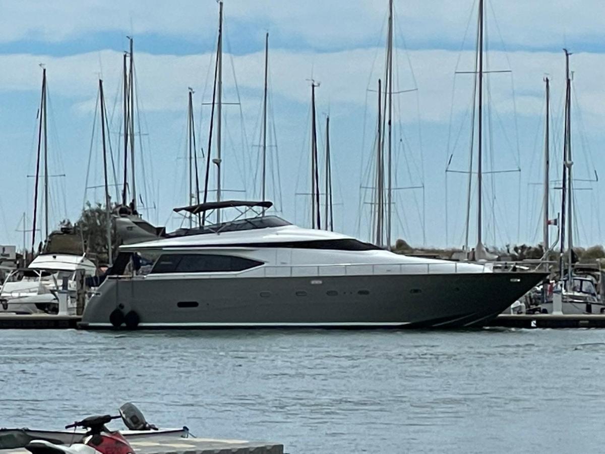 Motoryacht 21 Avec Equipage Otel Barselona Dış mekan fotoğraf