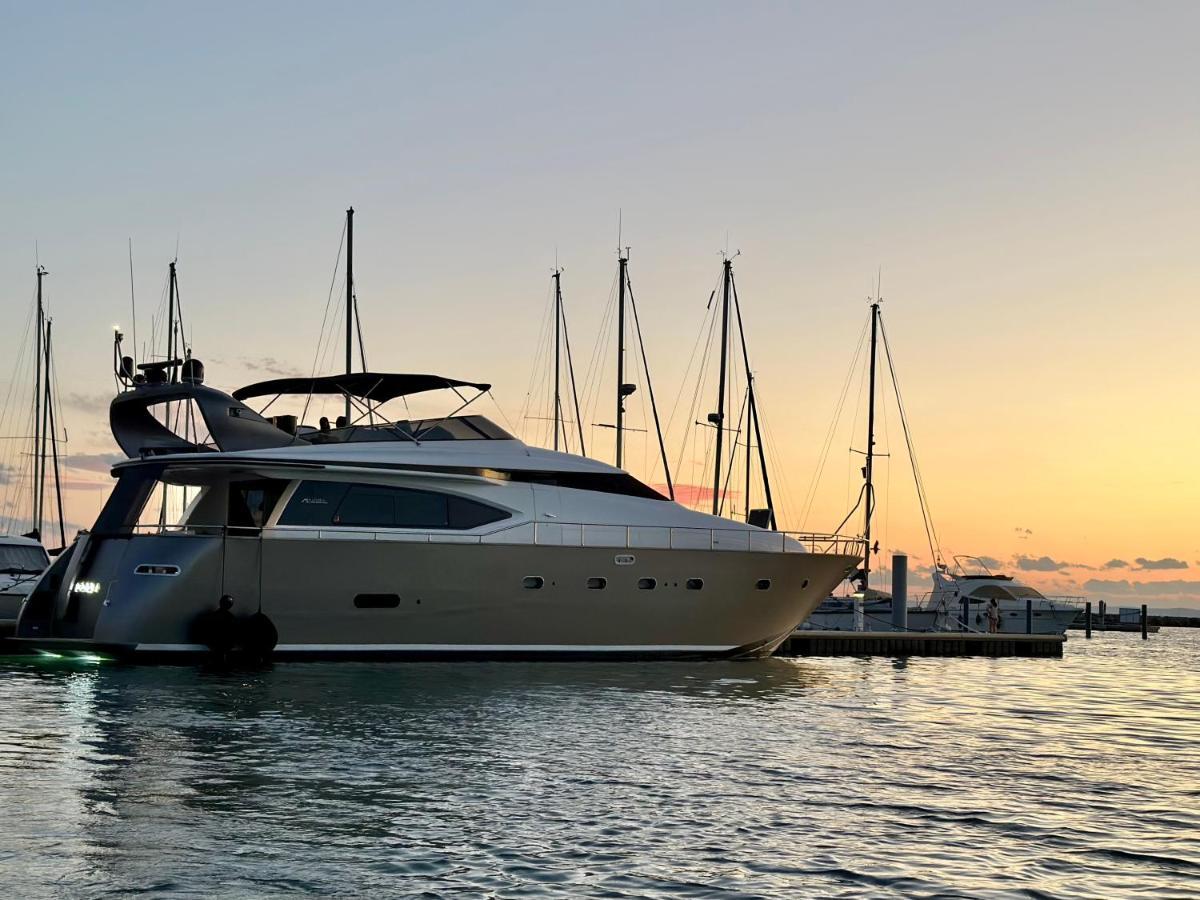 Motoryacht 21 Avec Equipage Otel Barselona Dış mekan fotoğraf