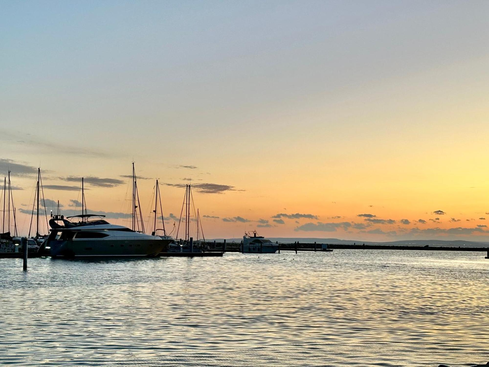 Motoryacht 21 Avec Equipage Otel Barselona Dış mekan fotoğraf